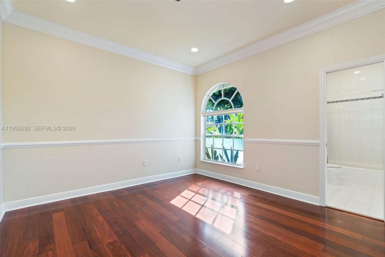 8281 SW 84th Ter, Miami, FL 33143 Photo