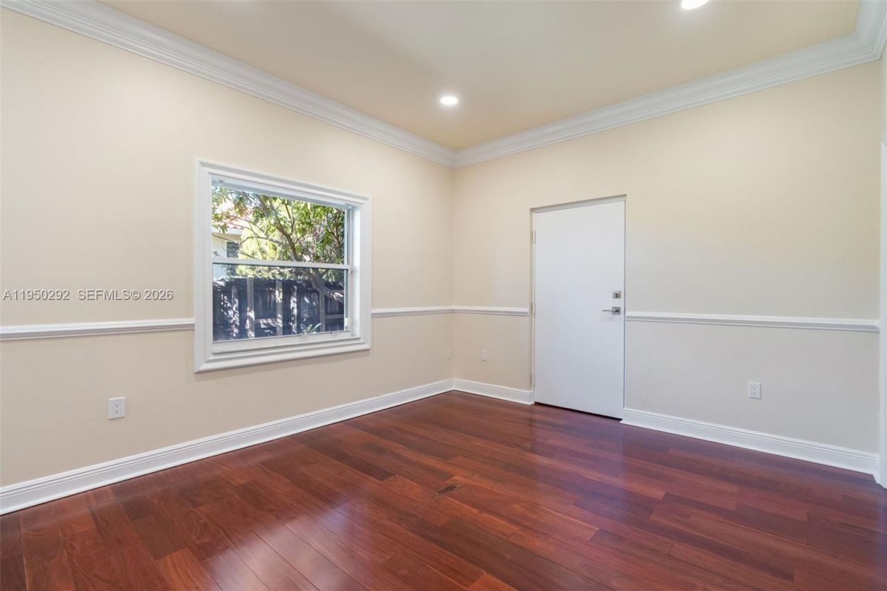 8281 SW 84th Ter, Miami, FL 33143 Photo