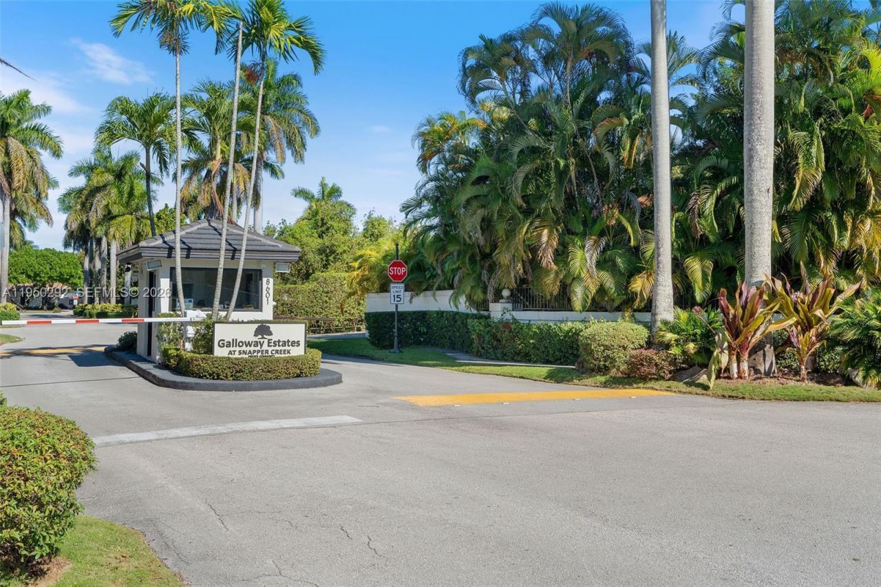 8281 SW 84th Ter, Miami, FL 33143 Photo