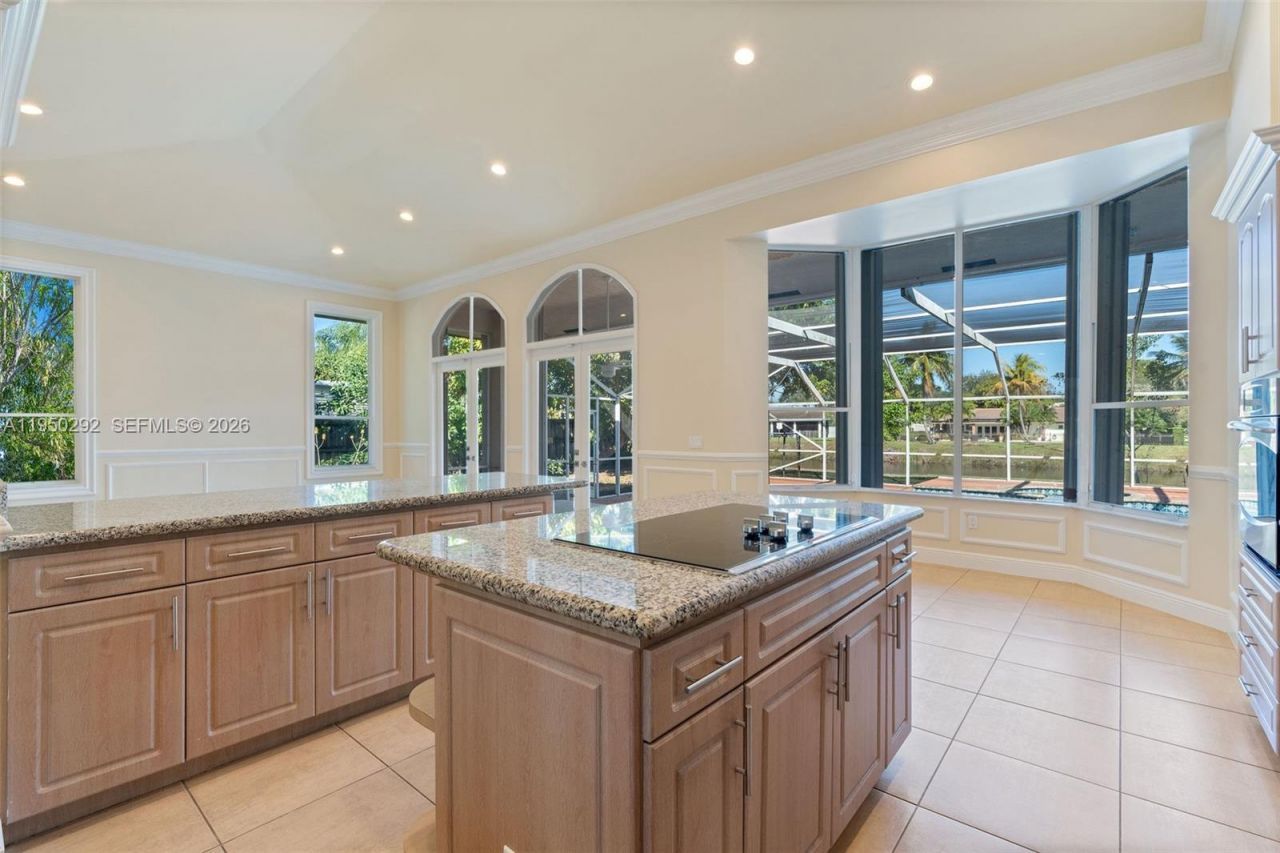 8281 SW 84th Ter, Miami, FL 33143 Photo