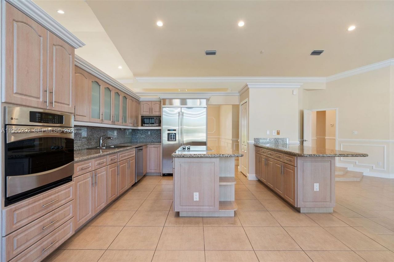 8281 SW 84th Ter, Miami, FL 33143 Photo