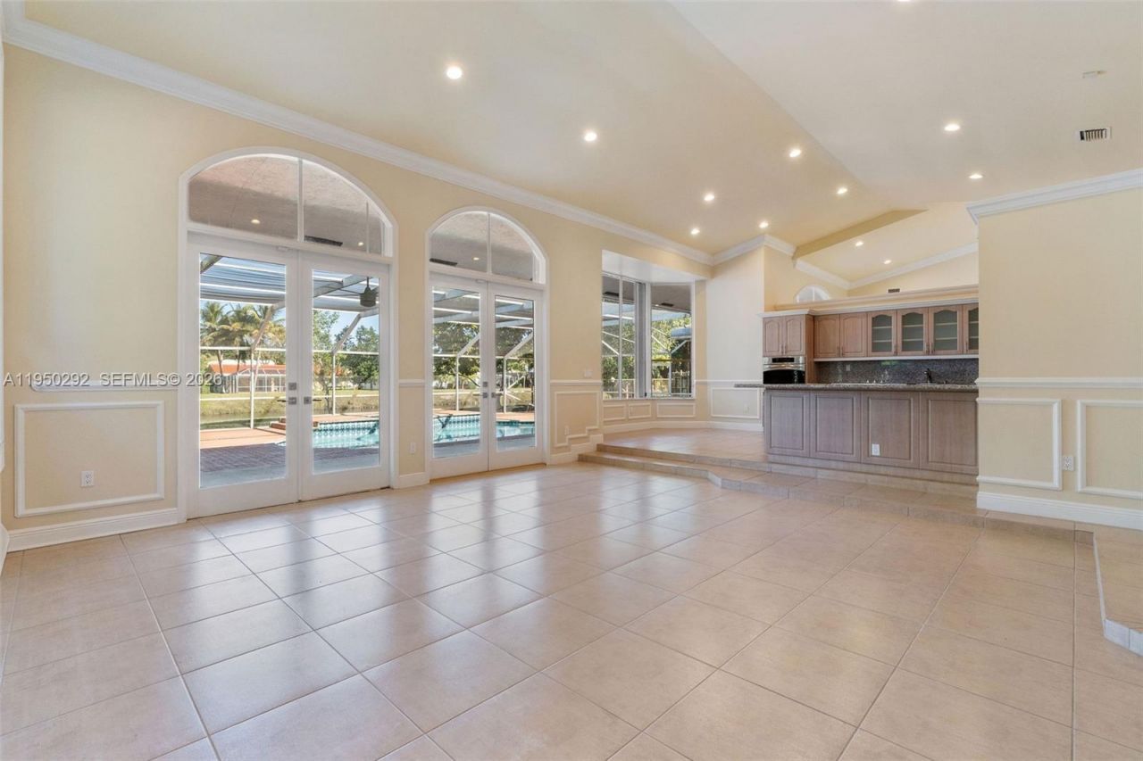 8281 SW 84th Ter, Miami, FL 33143 Photo