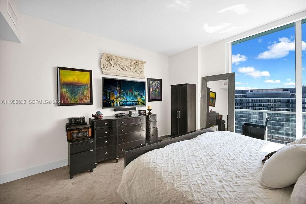 1900 N Bayshore Dr, Unit 5103, Miami, FL 33132 Photo