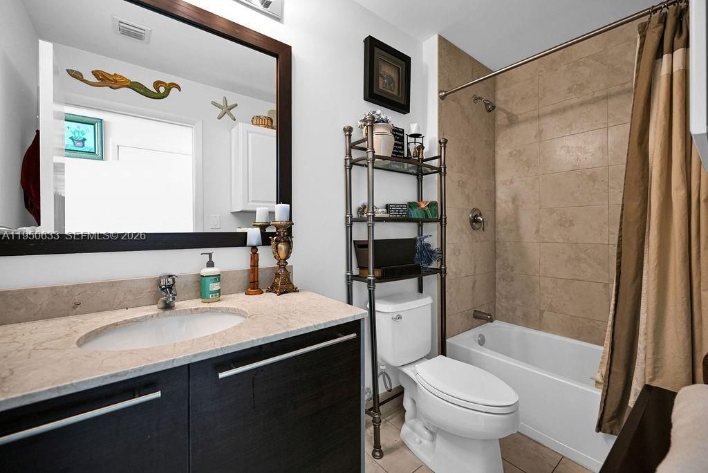 1900 N Bayshore Dr, Unit 5103, Miami, FL 33132 Photo