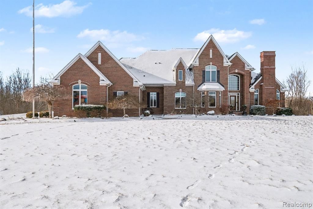 8399 Potter Road, Clayton Township, MI 48433 Main Photo