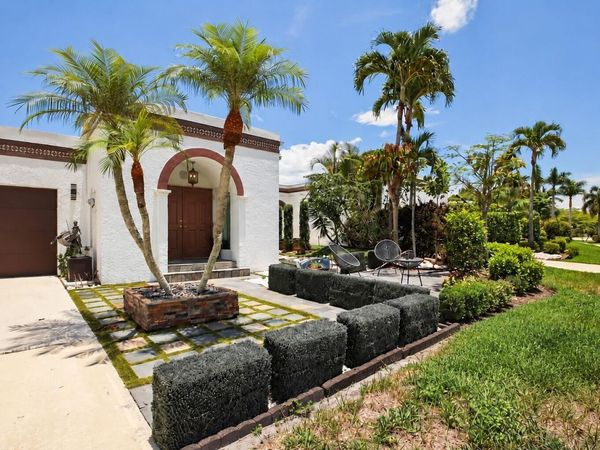 6590 Fountains Circle, Lake Worth, FL 33467