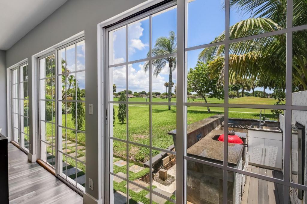 6590 Fountains Circle, Lake Worth, FL 33467 Photo