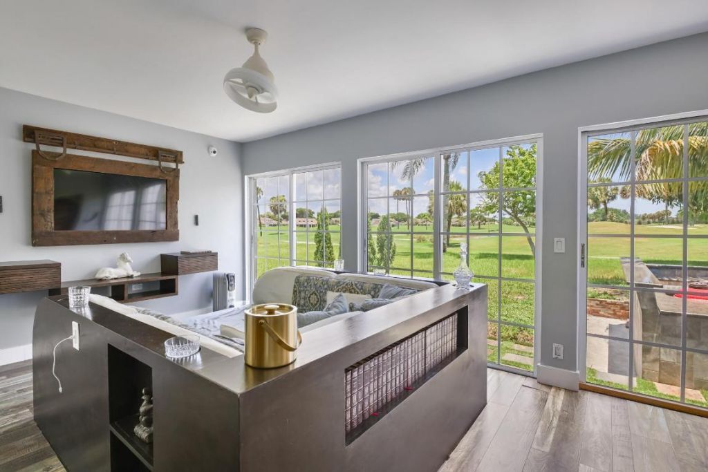 6590 Fountains Circle, Lake Worth, FL 33467 Photo