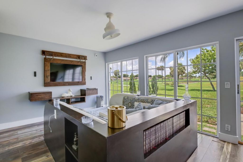 6590 Fountains Circle, Lake Worth, FL 33467 Photo