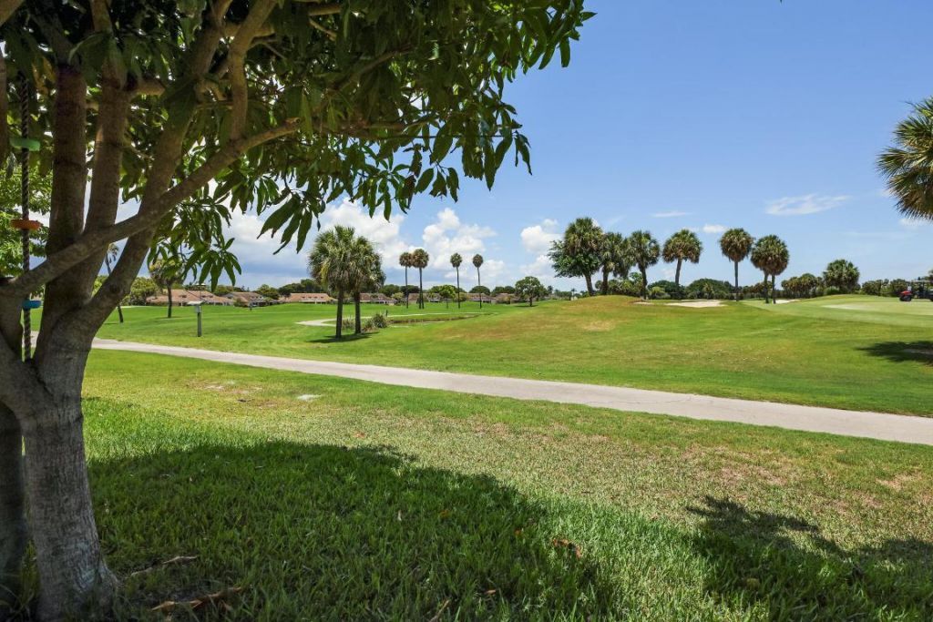 6590 Fountains Circle, Lake Worth, FL 33467 Photo