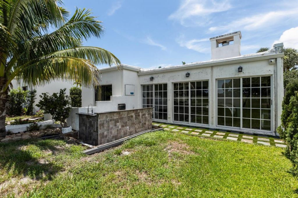 6590 Fountains Circle, Lake Worth, FL 33467 Photo