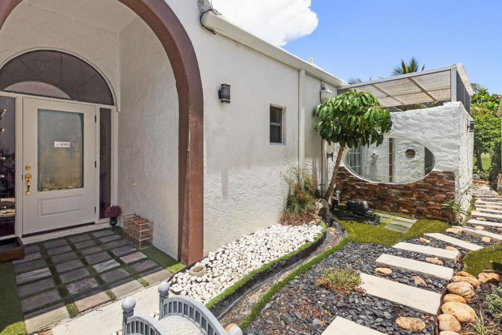 6590 Fountains Circle, Lake Worth, FL 33467 Photo