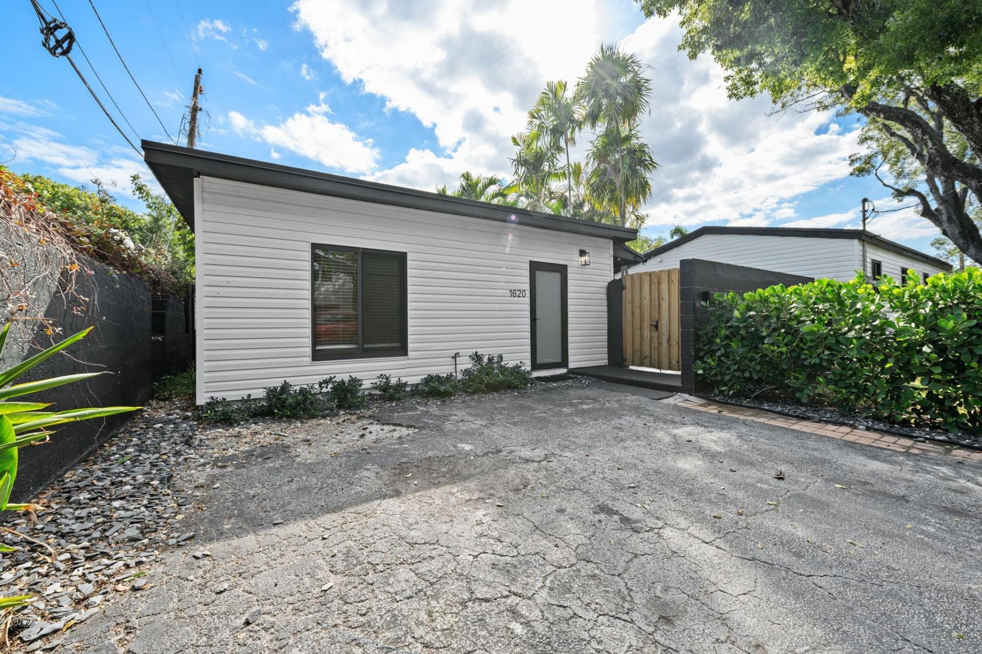 648 NE 16th Ter, Fort Lauderdale, FL 33304 Photo