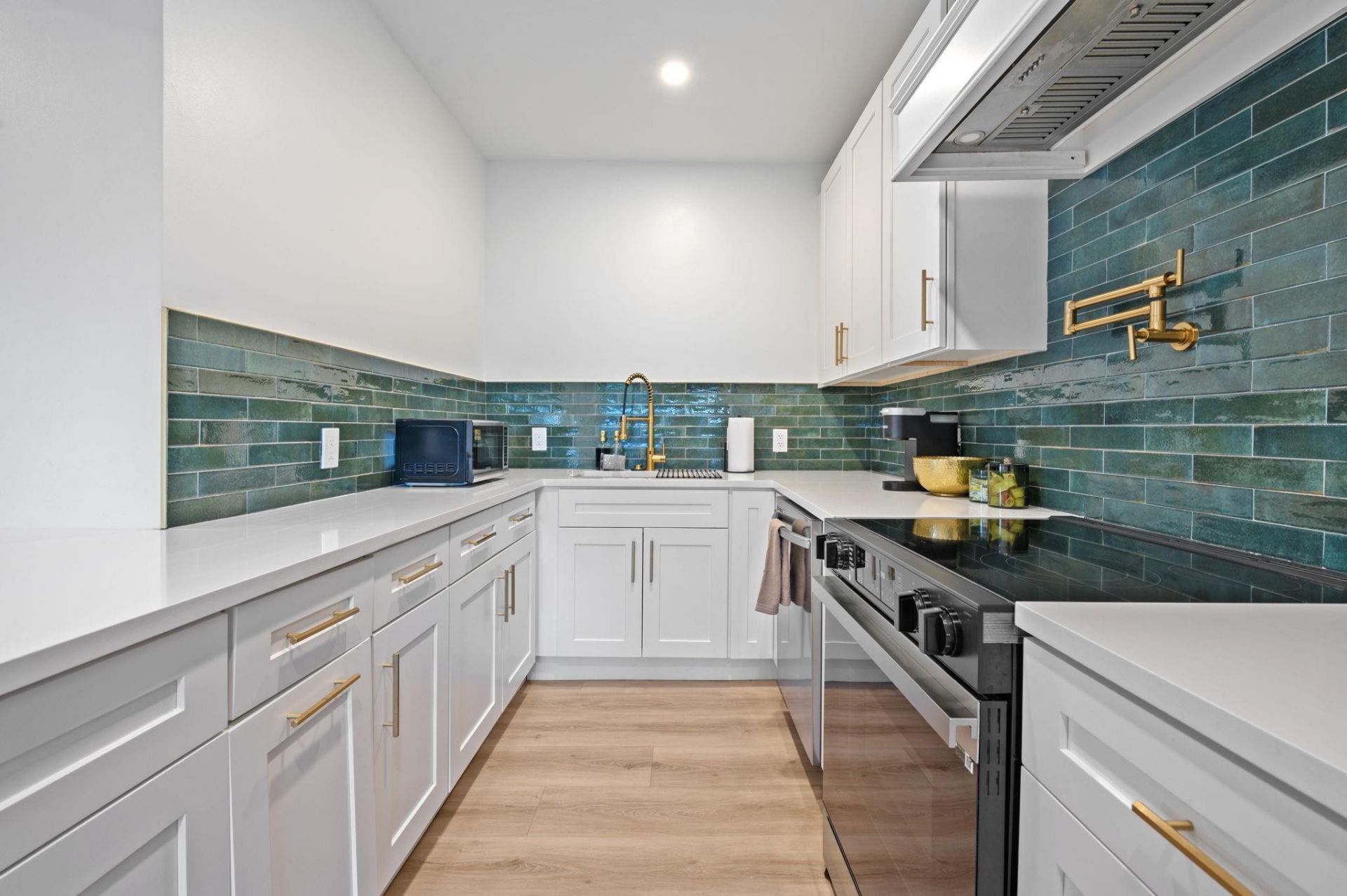 648 NE 16th Ter, Fort Lauderdale, FL 33304 Photo