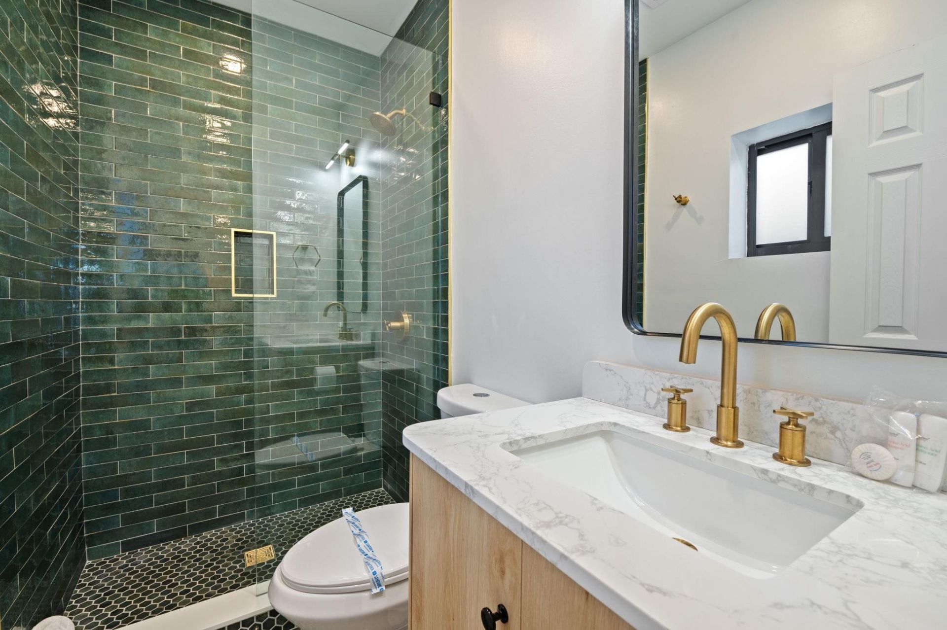 648 NE 16th Ter, Fort Lauderdale, FL 33304 Photo