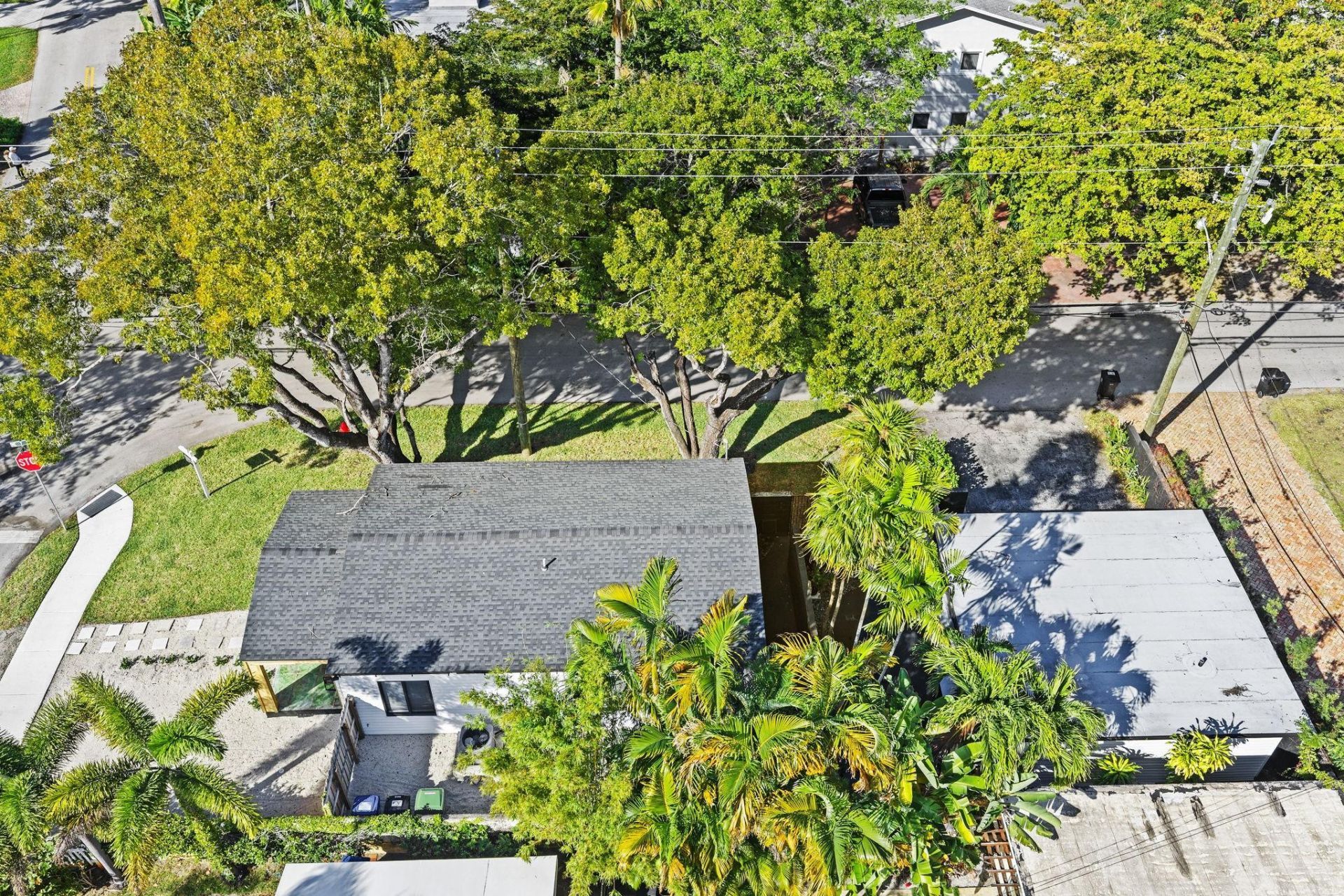 648 NE 16th Ter, Fort Lauderdale, FL 33304 Photo