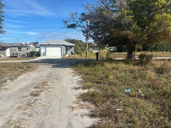 1512 N 17th St, Fort Pierce, FL 34950