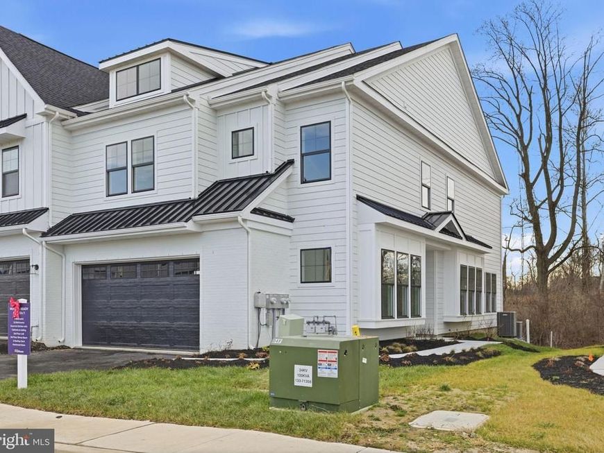 121 River Trail Circle, Unit 11, King of Prussia, PA 19406 Main Photo