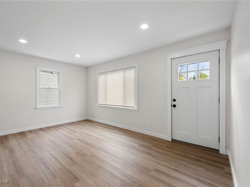 13410 Wainfleet Avenue, Cleveland, OH 44135 Photo 4