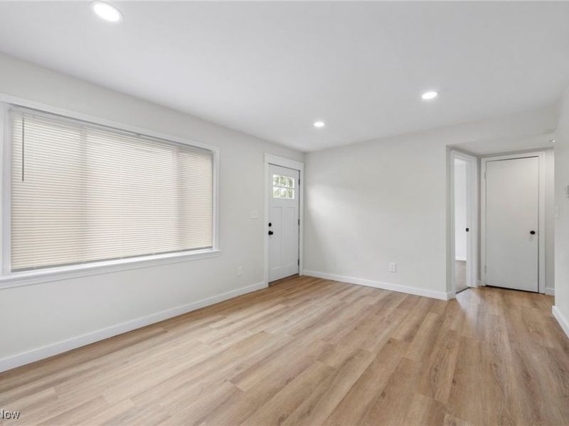 13410 Wainfleet Avenue, Cleveland, OH 44135 Photo 5