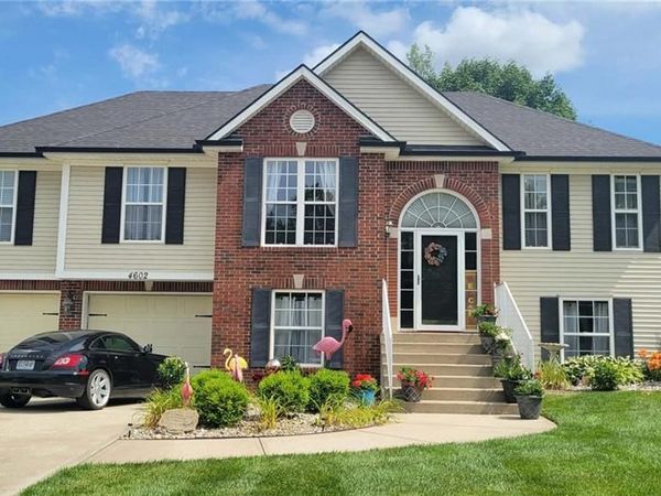 4602 N Heatherwood Drive, St Joseph, MO 64506