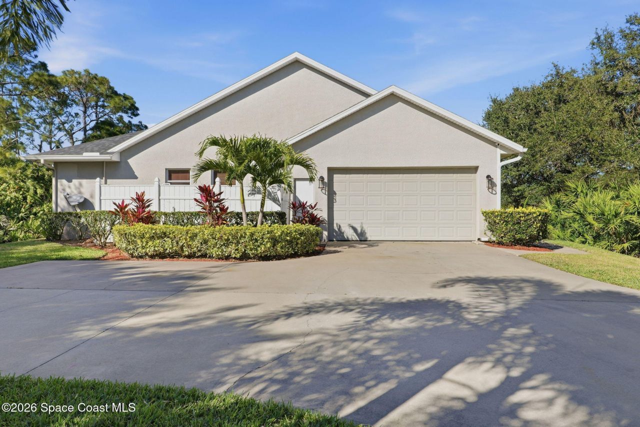 5696 Cypress Creek Drive, Grant, FL 32949 Photo