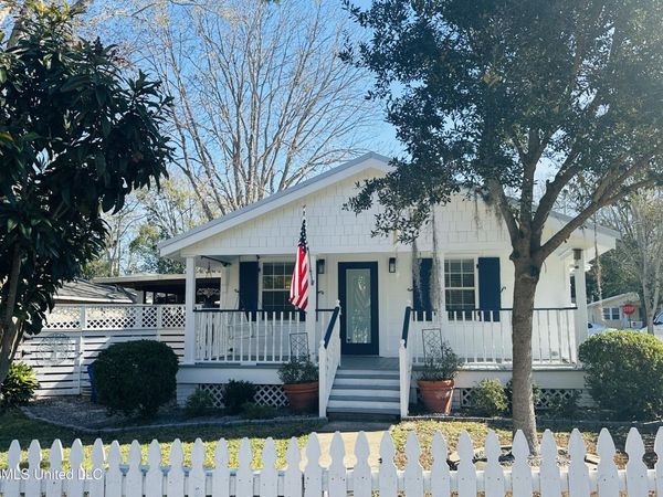 502 Russell Avenue, Ocean Springs, MS 39564