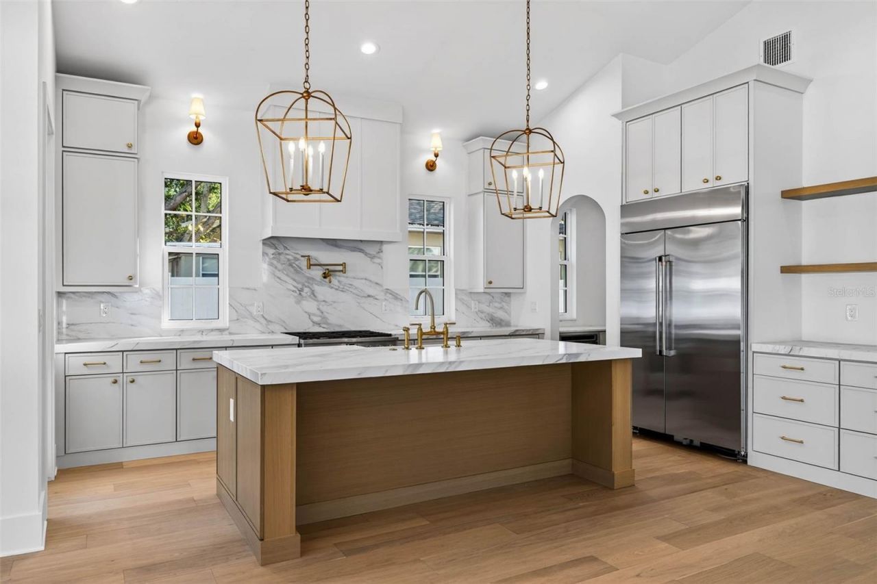 8101 Country Club Road N, Saint Petersburg, FL 33710 Photo