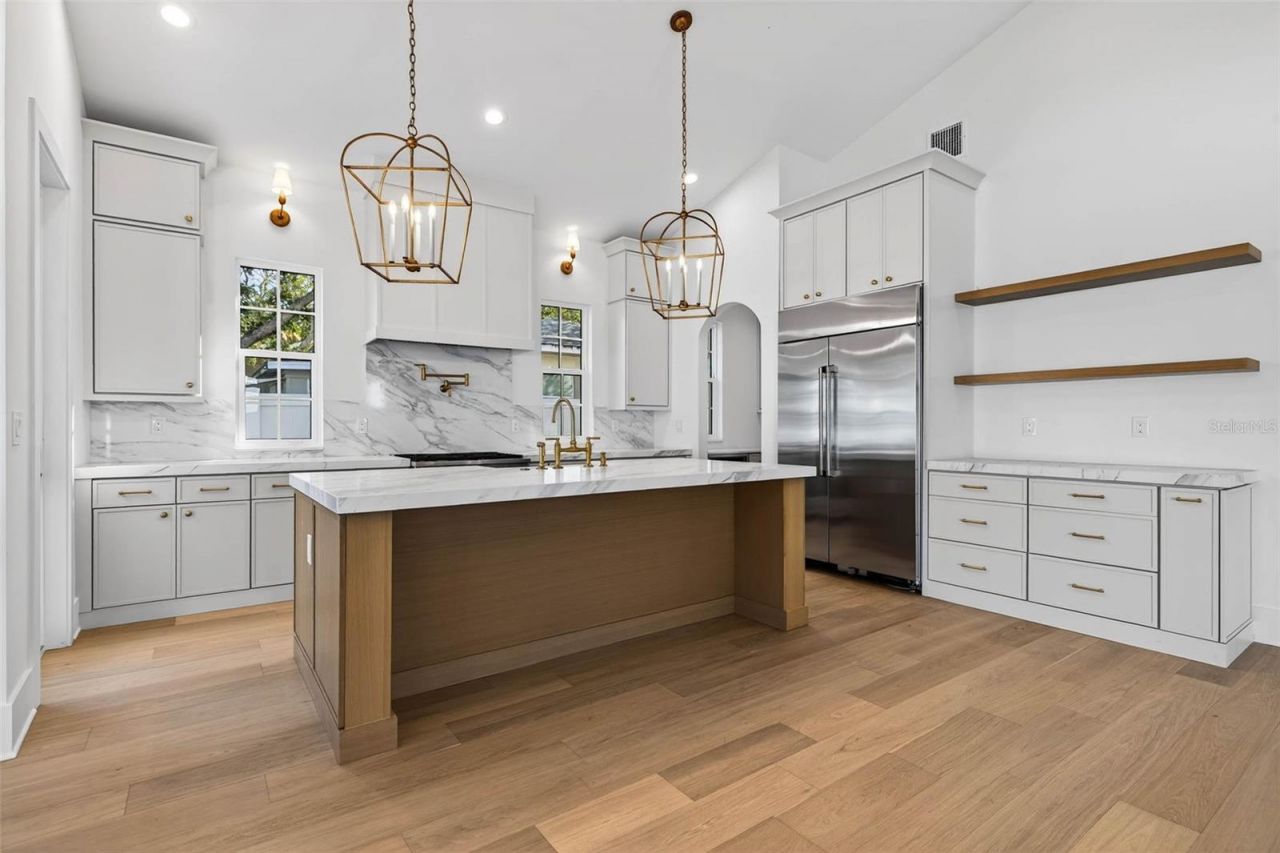 8101 Country Club Road N, Saint Petersburg, FL 33710 Photo