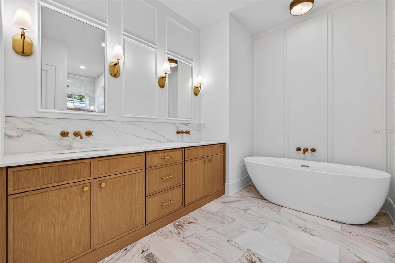 8101 Country Club Road N, Saint Petersburg, FL 33710 Photo