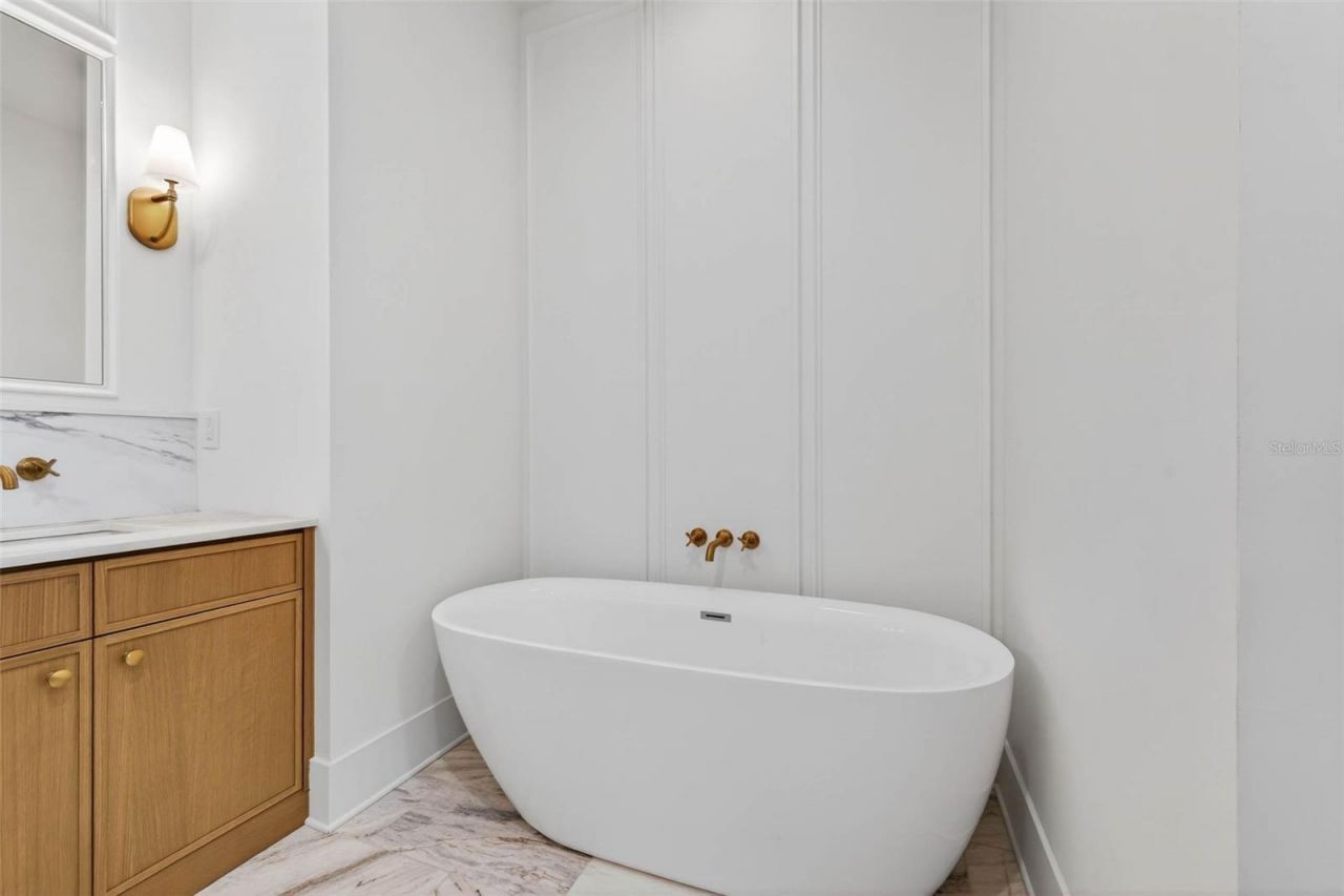 8101 Country Club Road N, Saint Petersburg, FL 33710 Photo