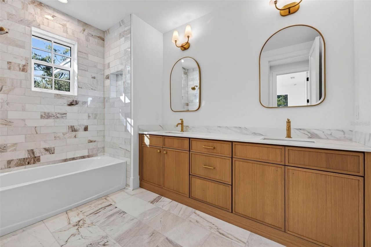 8101 Country Club Road N, Saint Petersburg, FL 33710 Photo