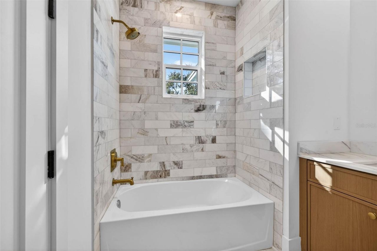 8101 Country Club Road N, Saint Petersburg, FL 33710 Photo