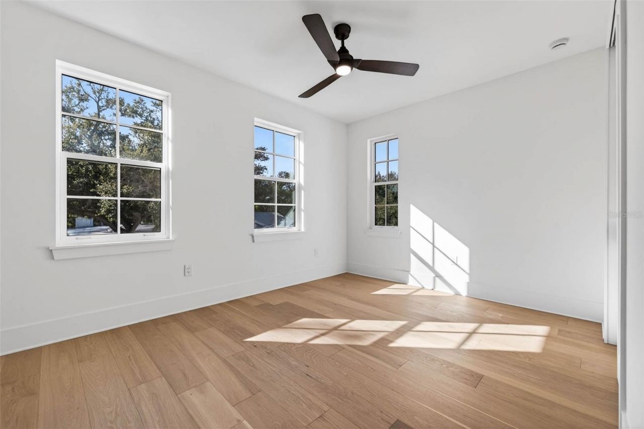 8101 Country Club Road N, Saint Petersburg, FL 33710 Photo