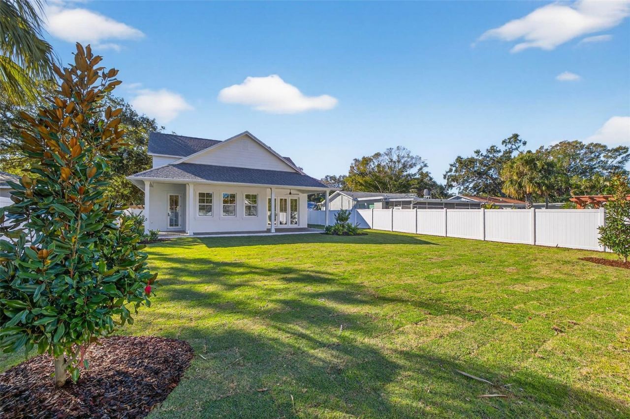 8101 Country Club Road N, Saint Petersburg, FL 33710 Photo