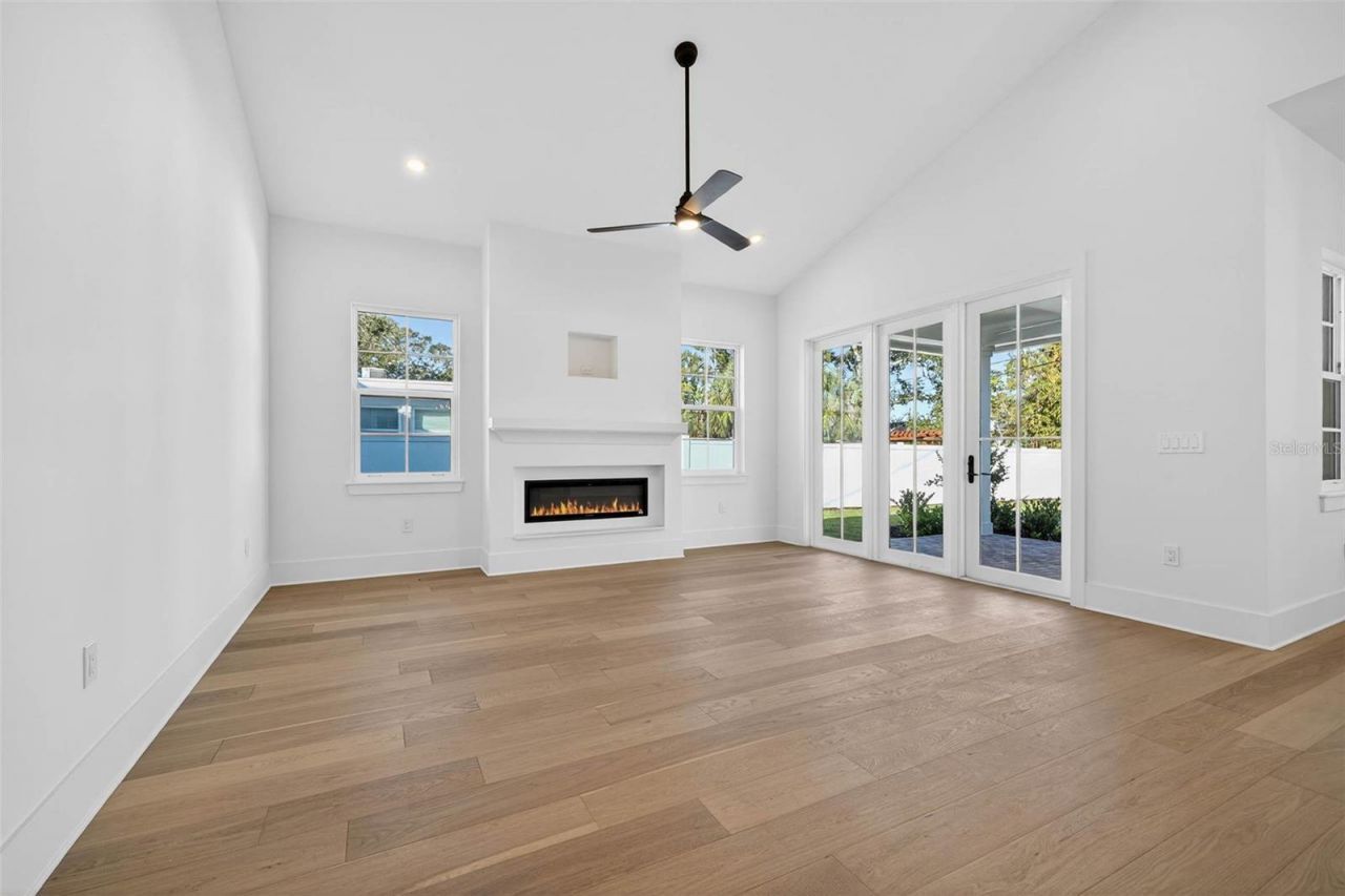 8101 Country Club Road N, Saint Petersburg, FL 33710 Photo