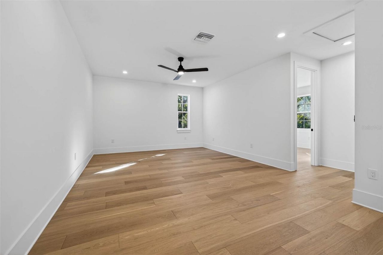 8101 Country Club Road N, Saint Petersburg, FL 33710 Photo