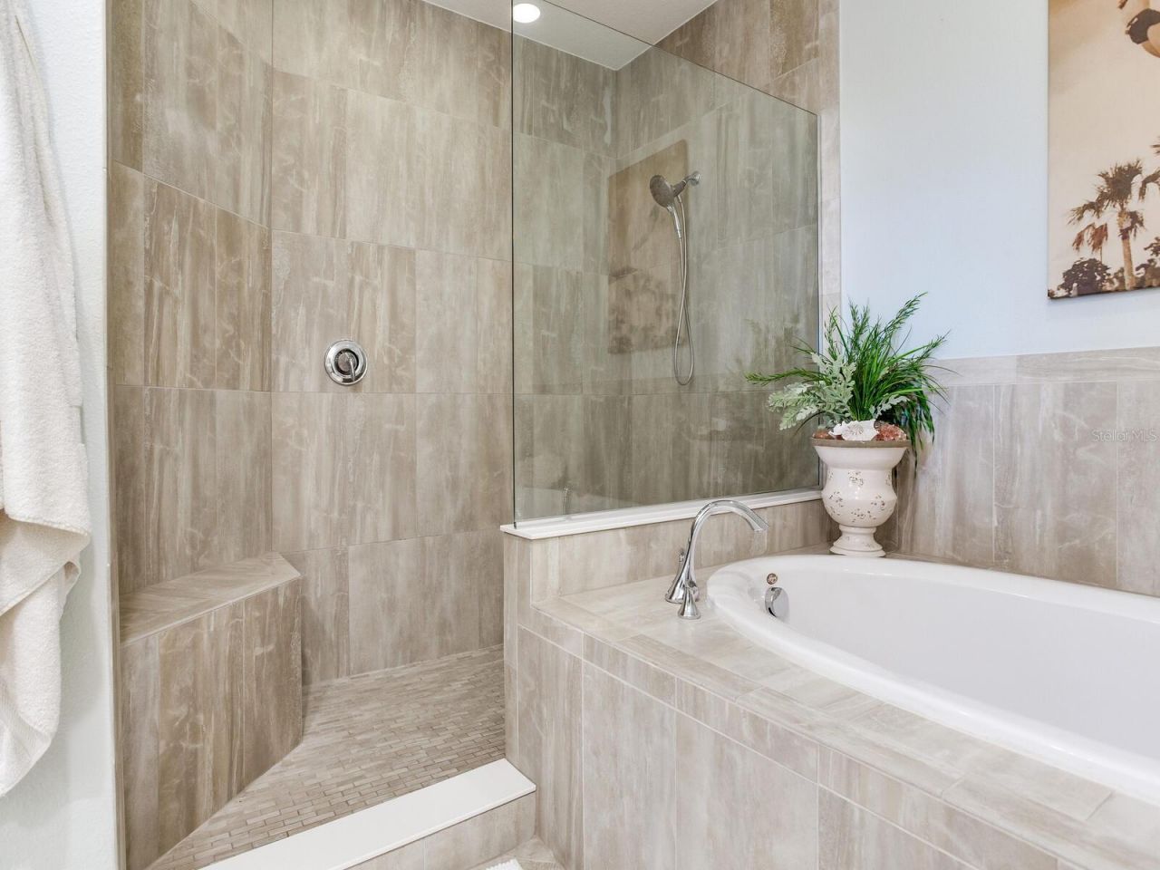 5707 Yeats Manor Drive, Unit 201, Tampa, FL 33616 Photo