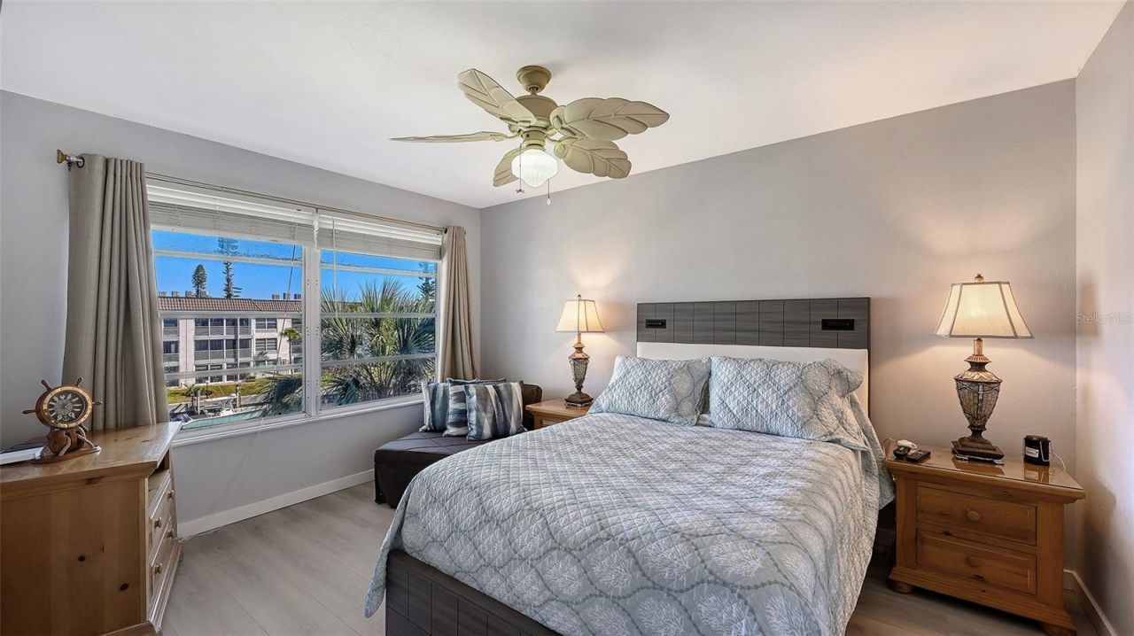 4360 Chatham Drive, Unit 305, Longboat Key, FL 34228 Photo