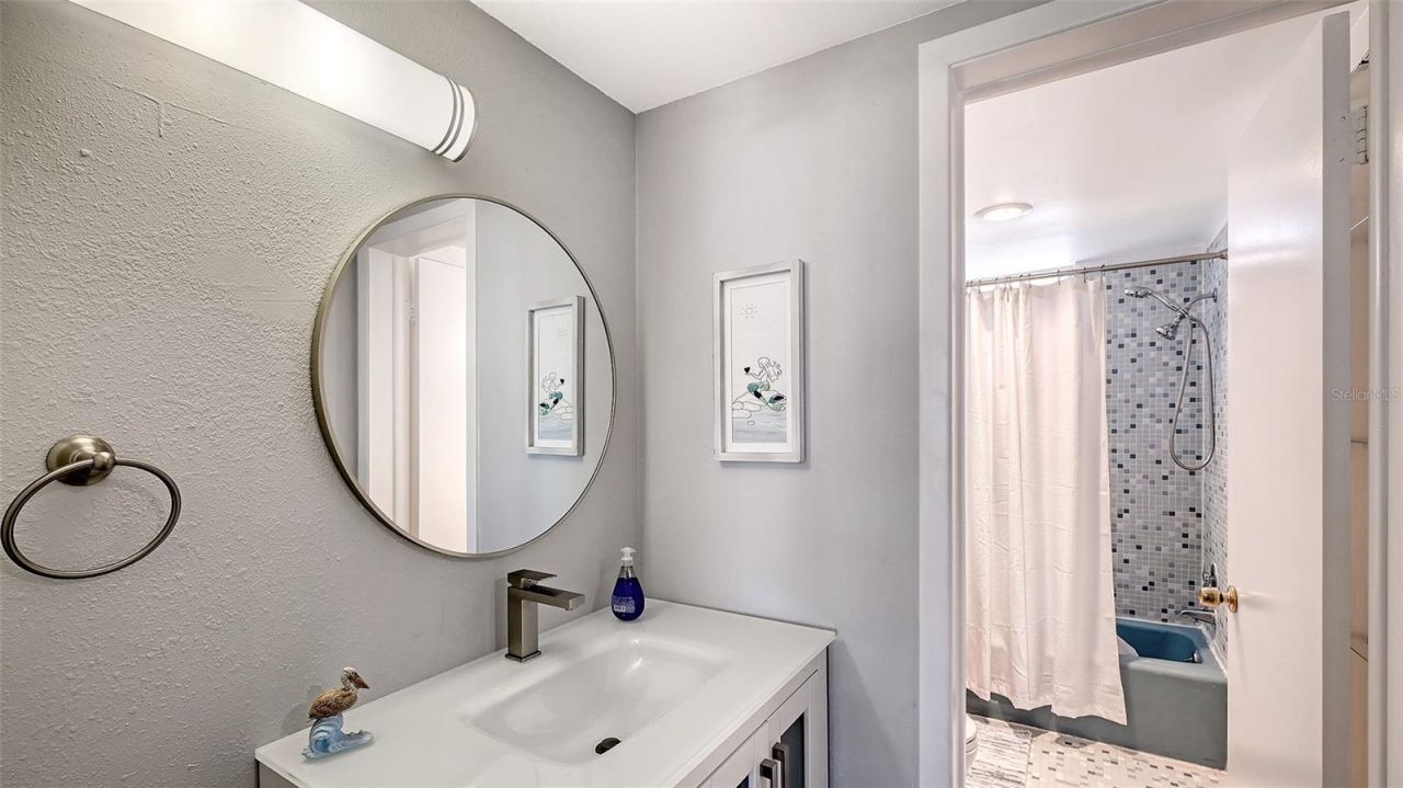 4360 Chatham Drive, Unit 305, Longboat Key, FL 34228 Photo