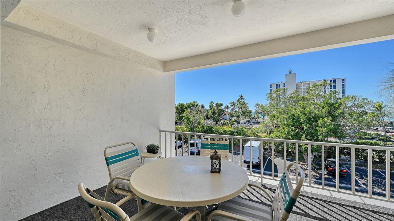 4360 Chatham Drive, Unit 305, Longboat Key, FL 34228 Photo