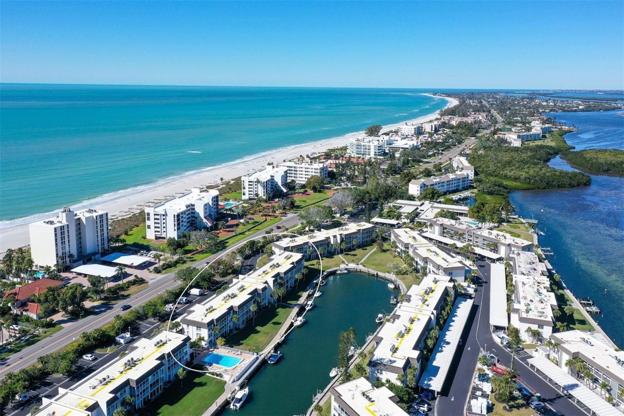 4360 Chatham Drive, Unit 305, Longboat Key, FL 34228 Photo