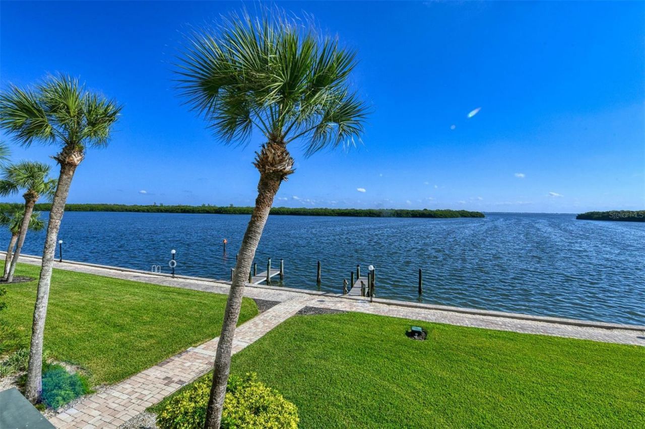 4360 Chatham Drive, Unit 305, Longboat Key, FL 34228 Photo