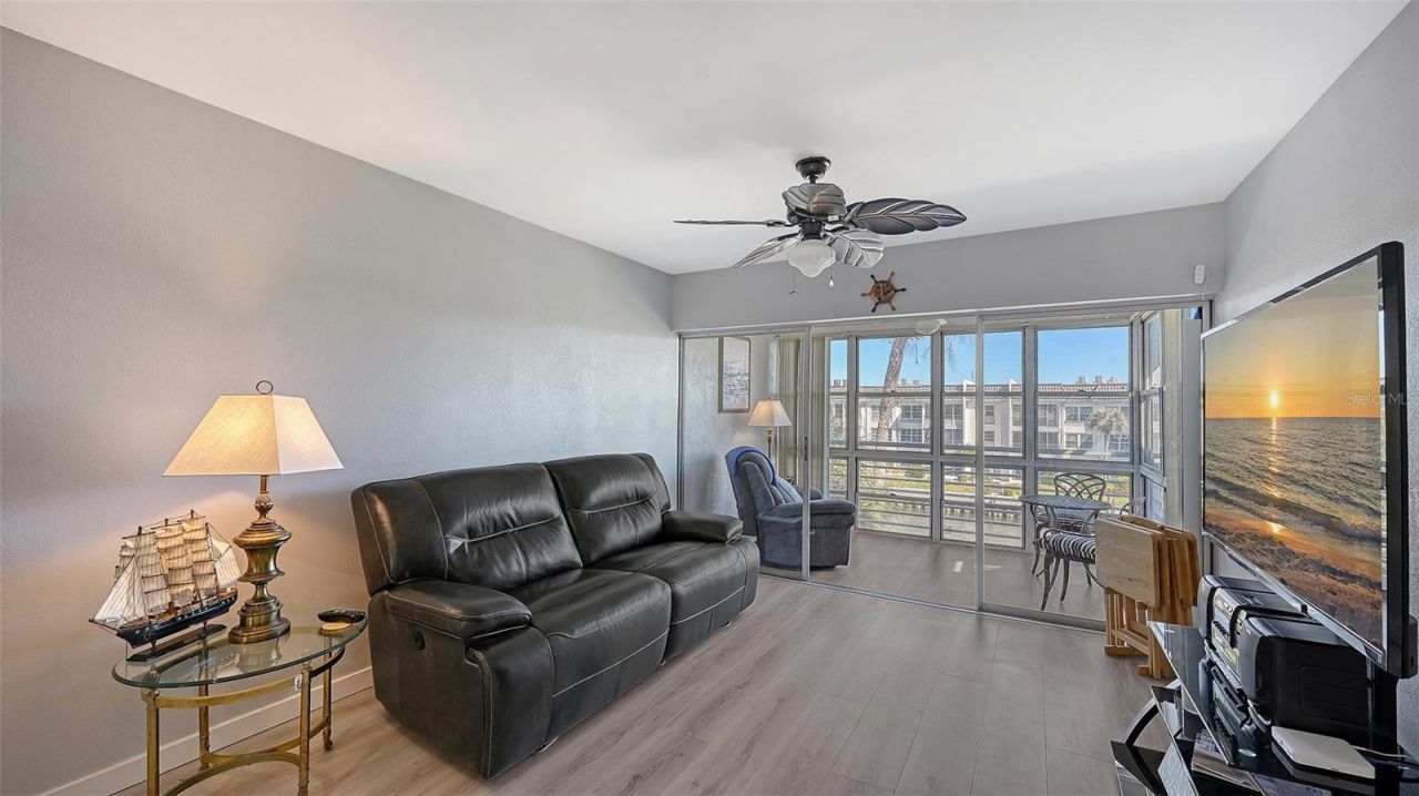 4360 Chatham Drive, Unit 305, Longboat Key, FL 34228 Photo