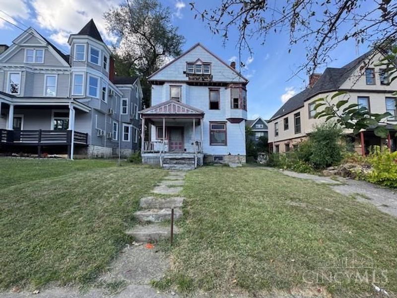 316 Mcgregor Avenue, Cincinnati, OH 45219 Photo 2