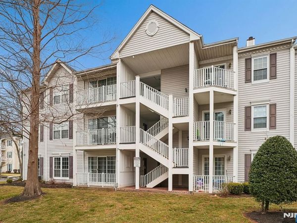 495 Witney, NORTH BRUNSWICK, NJ 08902