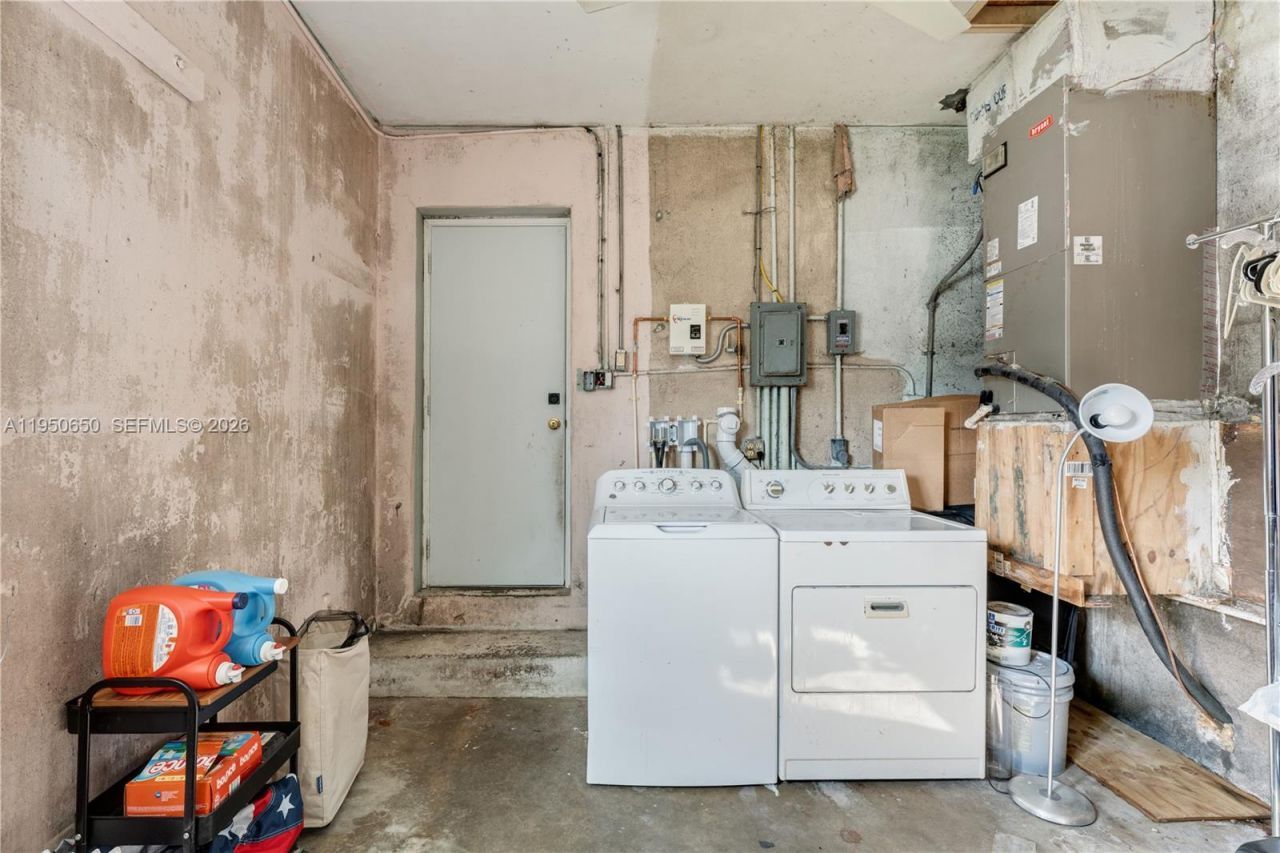 1 NE 86th St , El Portal, FL 33138 Photo