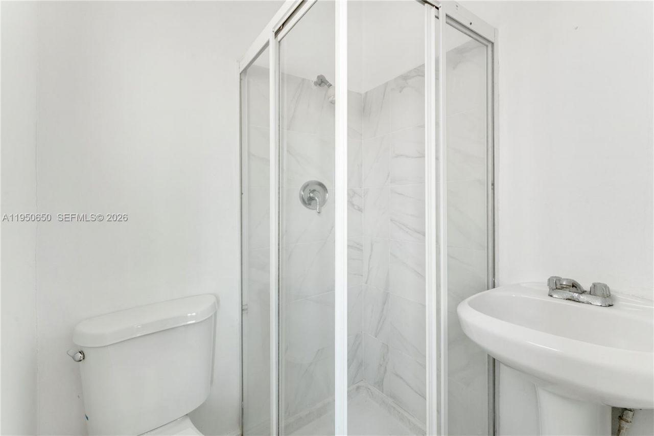 1 NE 86th St, El Portal, FL 33138 Photo