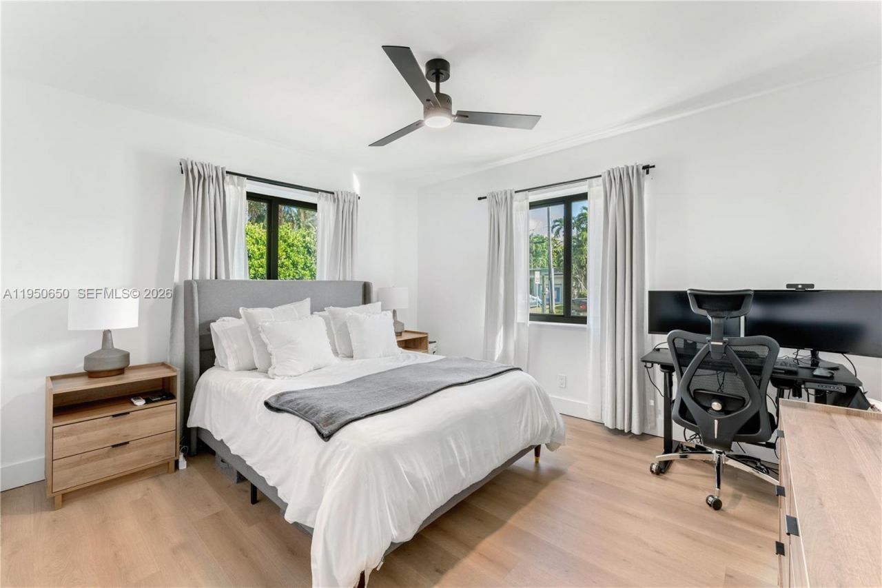 1 NE 86th St, El Portal, FL 33138 Photo