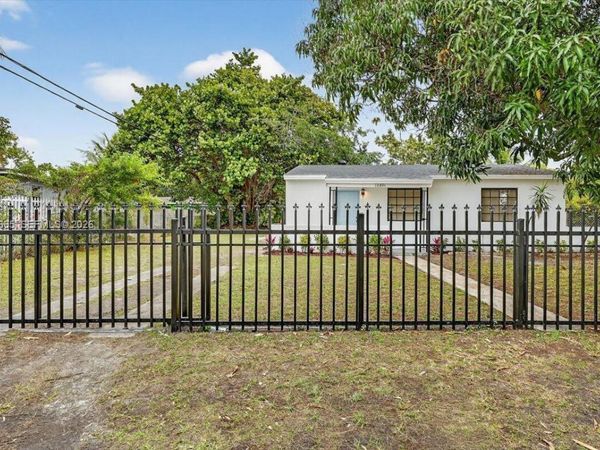 12801 W Randall Park Dr, Miami, FL 33167